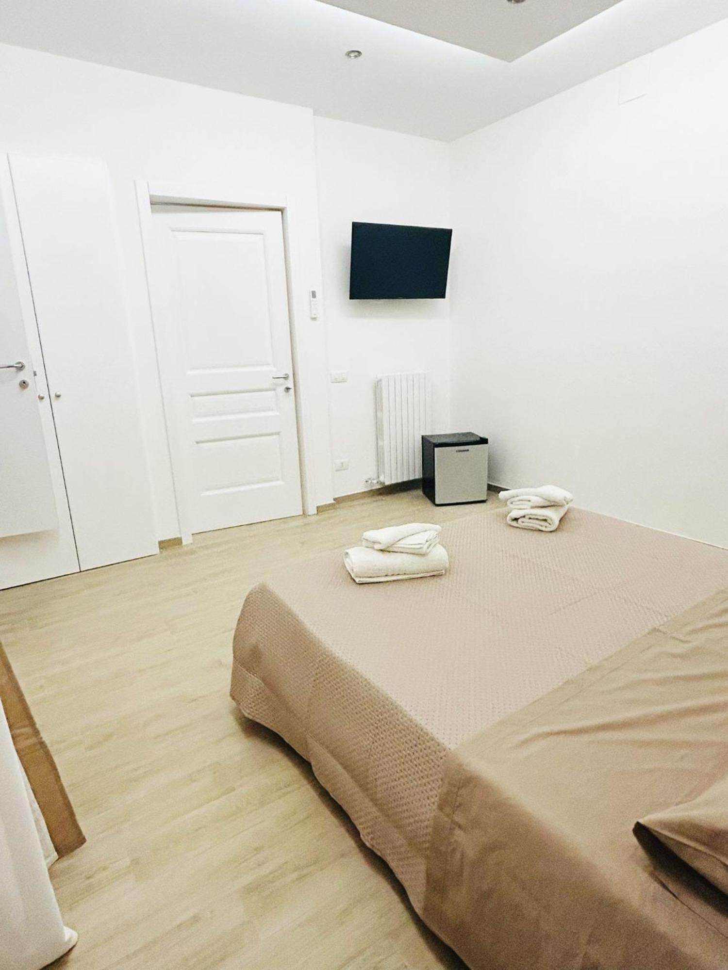 Bed E Suite Domar Brindisi Extérieur photo